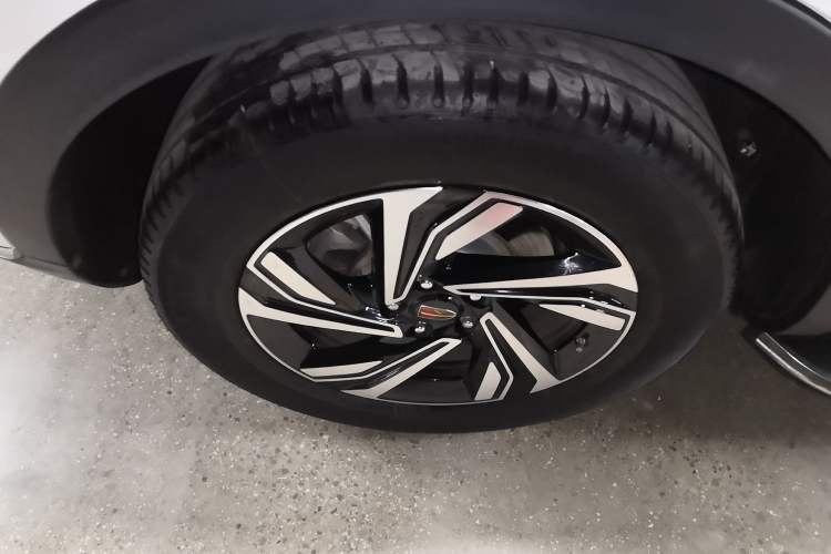 Used Hongqi HS5 2022 Revised Version 2.0T Smart Connect Flagship Edition Exterior 4