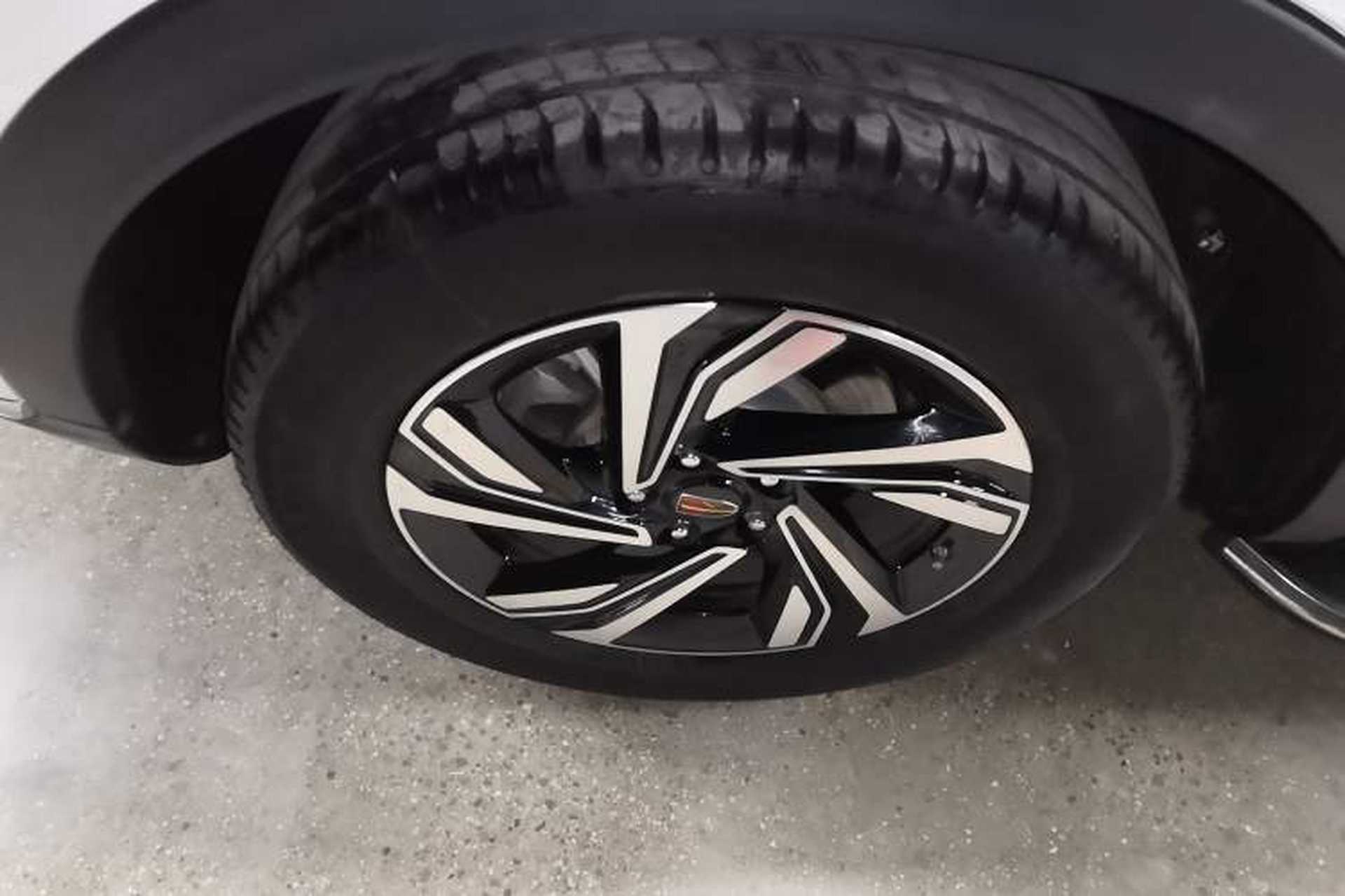 Used Hongqi HS5 2022 Revised Version 2.0T Smart Connect Flagship Edition Exterior 4