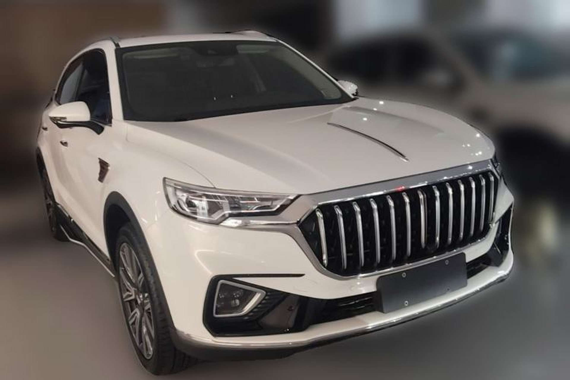 Used Hongqi HS5 2022 Facelifted Version 2.0T Smart Connect Flagship All-Wheel-Drive Edition Front Right 45 Deg