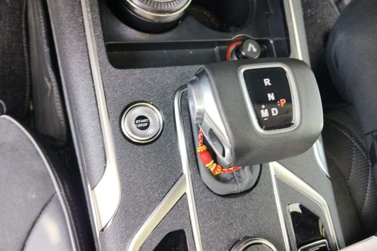 Used Hongqi HS5 2022 Revised Version 2.0T Smart Connect Flagship Edition Gear Lever