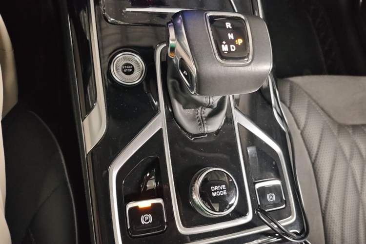 Used Hongqi HS5 2022 Revised Version 2.0T Smart Connect Flagship Edition Gear Lever