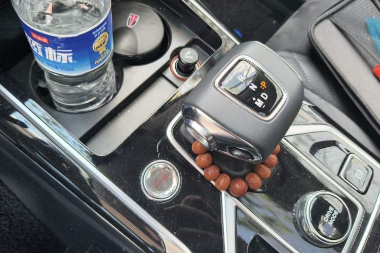 Used Hongqi HS5 2022 2.0T Smart Connect Flagship All-Wheel-Drive Version Gear Lever