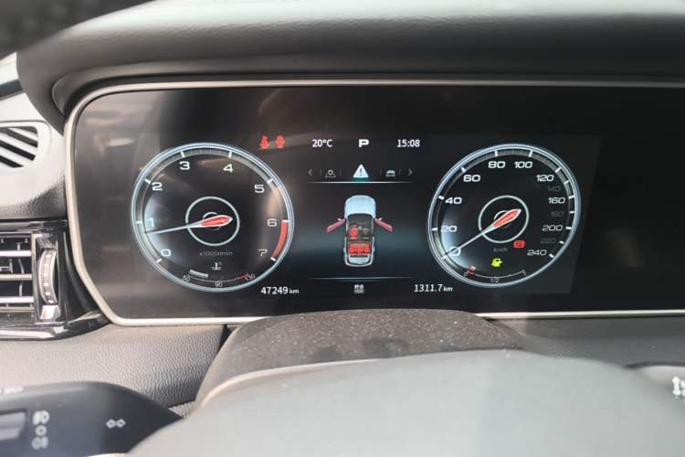 Used Hongqi HS5 2022 Facelifted Version 2.0T Smart Connect Flagship All-Wheel-Drive Edition Instrument Cluster