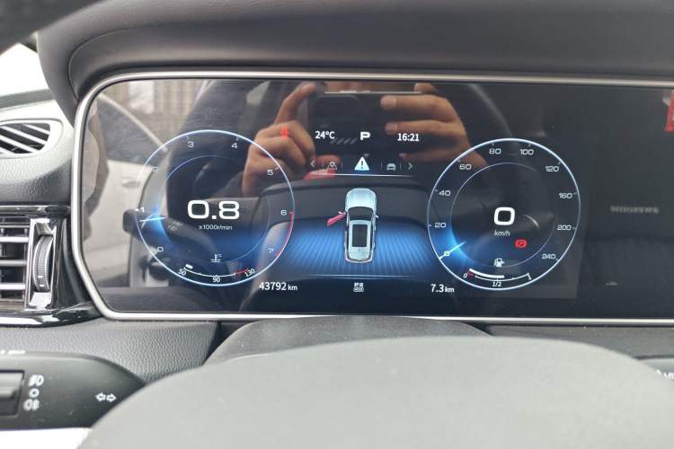 Used Hongqi HS5 2022 Revised Version 2.0T Smart Connect Flagship Edition Instrument Cluster