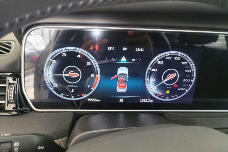 Used Hongqi HS5 2022 Revised Version 2.0T Smart Connect Flagship Edition Instrument Cluster