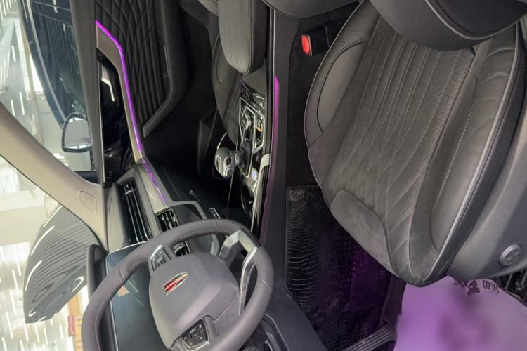 Used Hongqi HS5 2022 Facelifted Version 2.0T Smart Connect Flagship All-Wheel-Drive Edition Interior 1