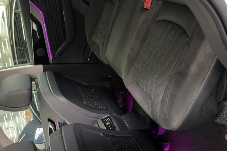 Used Hongqi HS5 2022 Facelifted Version 2.0T Smart Connect Flagship All-Wheel-Drive Edition Interior 2