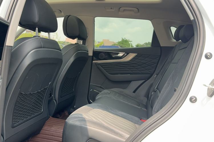 Used Hongqi HS5 2022 Revised Version 2.0T Smart Connect Flagship Edition Interior 2