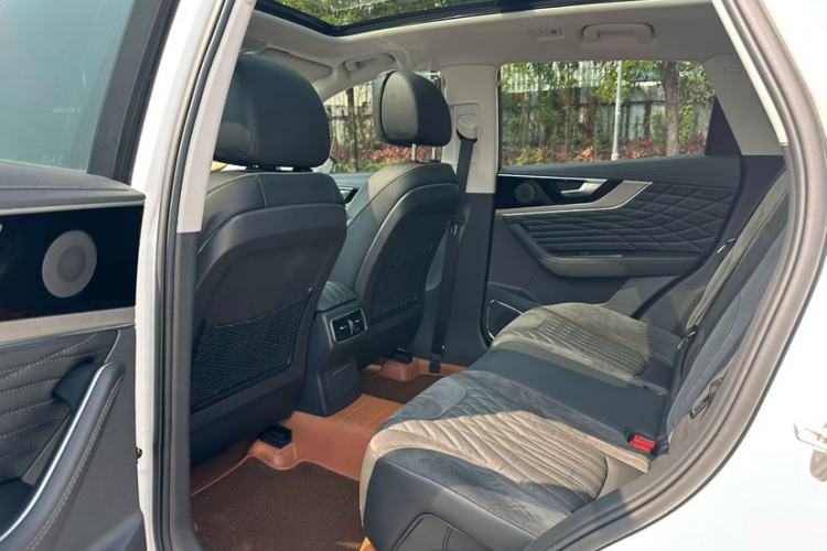 Used Hongqi HS5 2022 Revised Version 2.0T Smart Connect Flagship Edition Interior 3