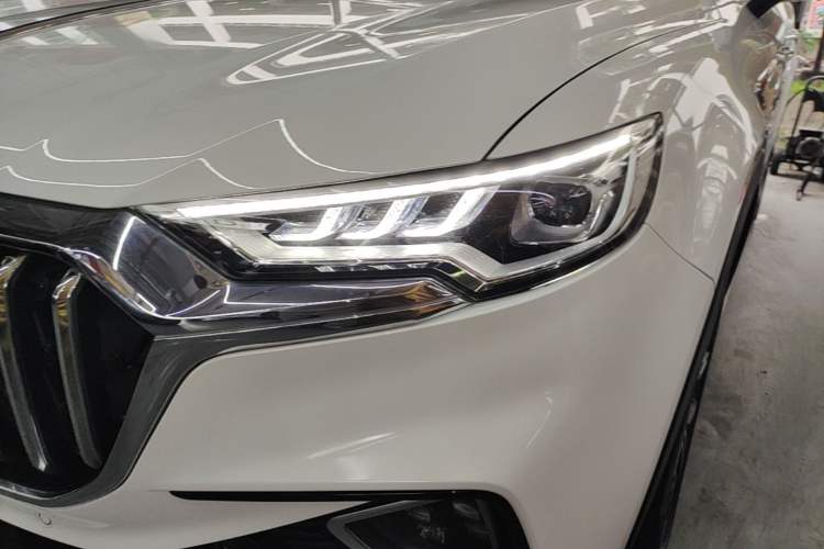 Used Hongqi HS5 2022 Facelifted Version 2.0T Smart Connect Flagship All-Wheel-Drive Edition Left Front Headlight