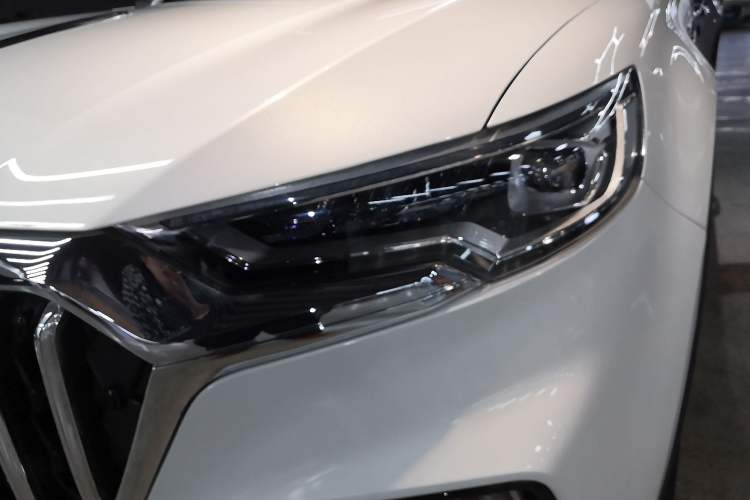 Used Hongqi HS5 2022 Revised Version 2.0T Smart Connect Flagship Edition Left Front Headlight