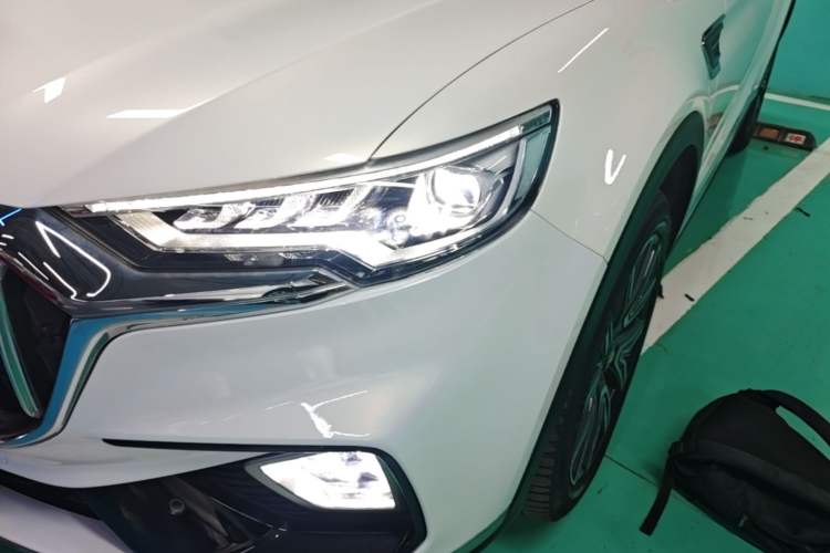 Used Hongqi HS5 2022 Facelifted Version 2.0T Smart Connect Flagship All-Wheel-Drive Edition Left Front Headlight