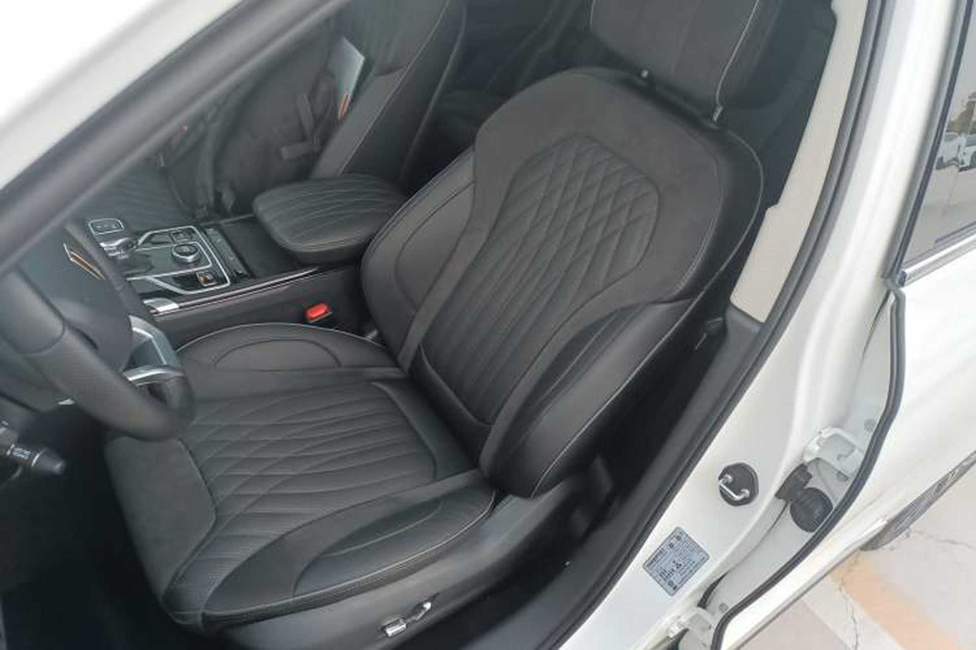 Used Hongqi HS5 2022 Facelifted Version 2.0T Smart Connect Flagship All-Wheel-Drive Edition Left Front Seat