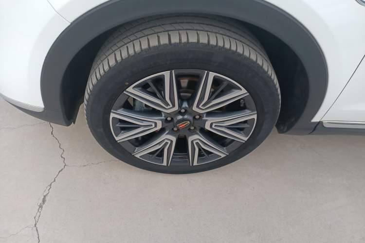 Used Hongqi HS5 2022 Facelifted Version 2.0T Smart Connect Flagship All-Wheel-Drive Edition Left Front Wheel Hub