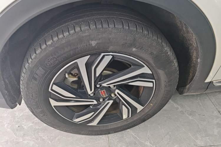 Used Hongqi HS5 2022 Revised Version 2.0T Smart Connect Flagship Edition Left Front Wheel Hub