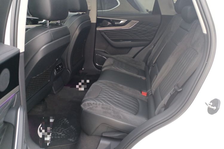 Used Hongqi HS5 2022 Facelifted Version 2.0T Smart Connect Flagship All-Wheel-Drive Edition Left Rear Seat