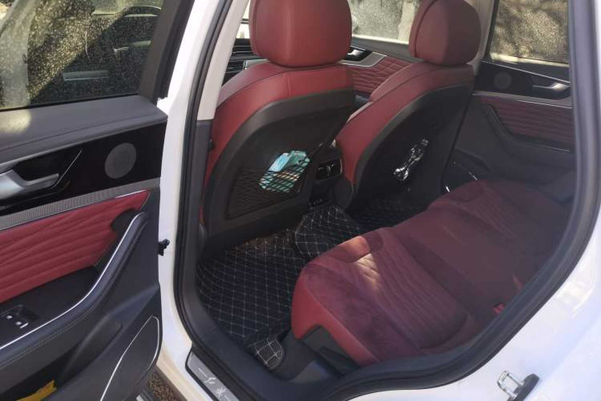 Used Hongqi HS5 2022 Facelifted Version 2.0T Smart Connect Flagship All-Wheel-Drive Edition Left Rear Seat
