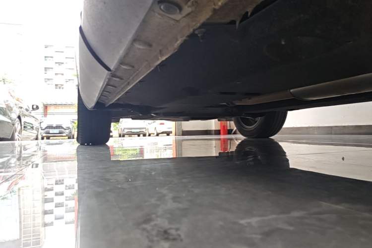 Used Hongqi HS5 2022 Revised Version 2.0T Smart Connect Flagship Edition Left Side Sill