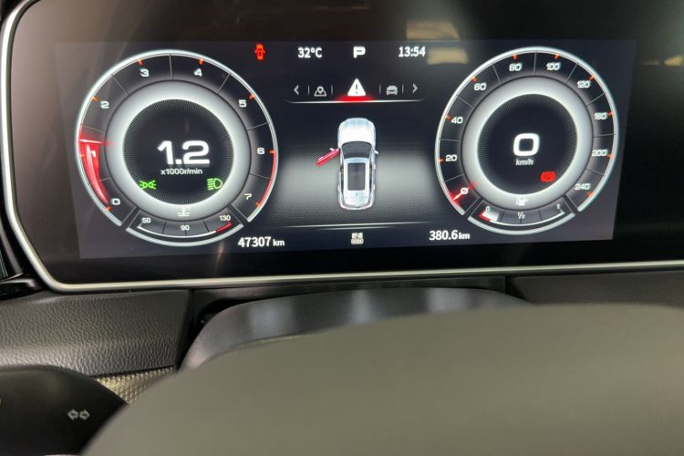 Used Hongqi HS5 2022 Facelifted Version 2.0T Smart Connect Flagship All-Wheel-Drive Edition Odometer Close Up