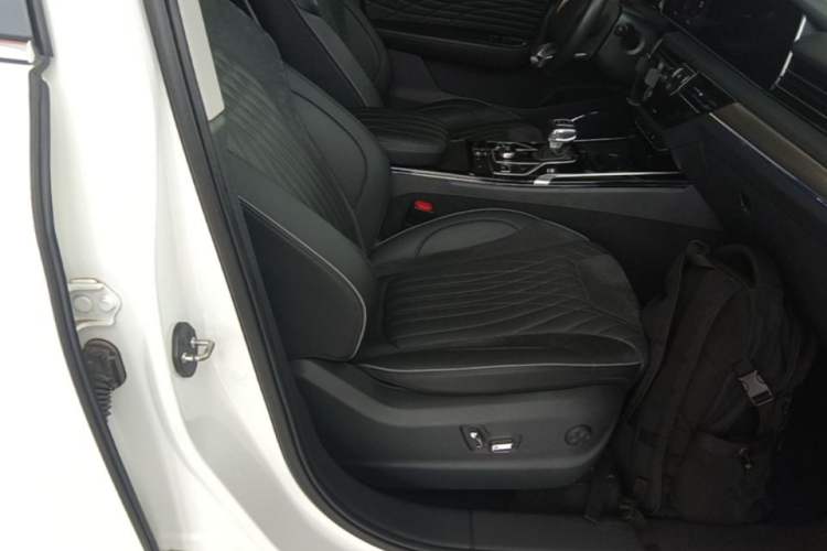 Used Hongqi HS5 2022 Facelifted Version 2.0T Smart Connect Flagship All-Wheel-Drive Edition Right Front Seat