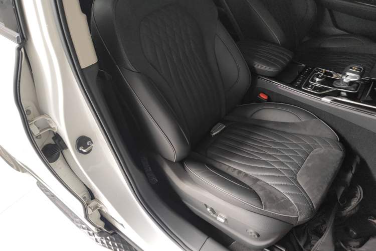 Used Hongqi HS5 2022 Revised Version 2.0T Smart Connect Flagship Edition Right Front Seat
