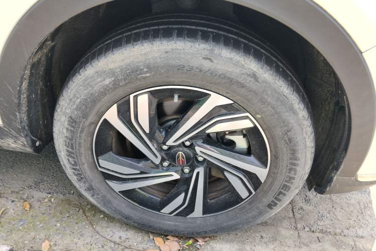Used Hongqi HS5 2022 Revised Version 2.0T Smart Connect Flagship Edition Right Front Wheel Hub