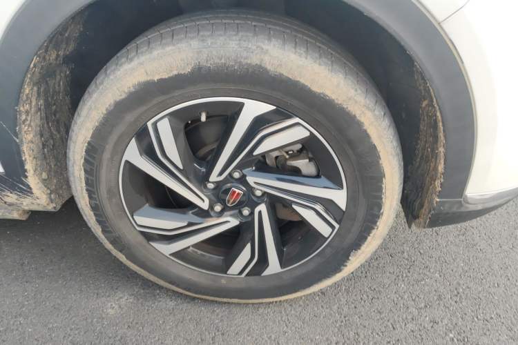 Used Hongqi HS5 2022 Revised Version 2.0T Smart Connect Flagship Edition Right Front Wheel Hub
