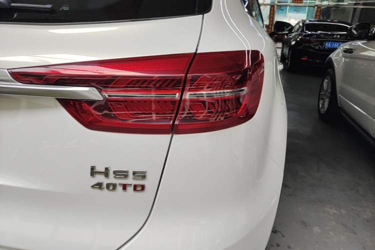Used Hongqi HS5 2022 Facelifted Version 2.0T Smart Connect Flagship All-Wheel-Drive Edition Right Rear Taillight