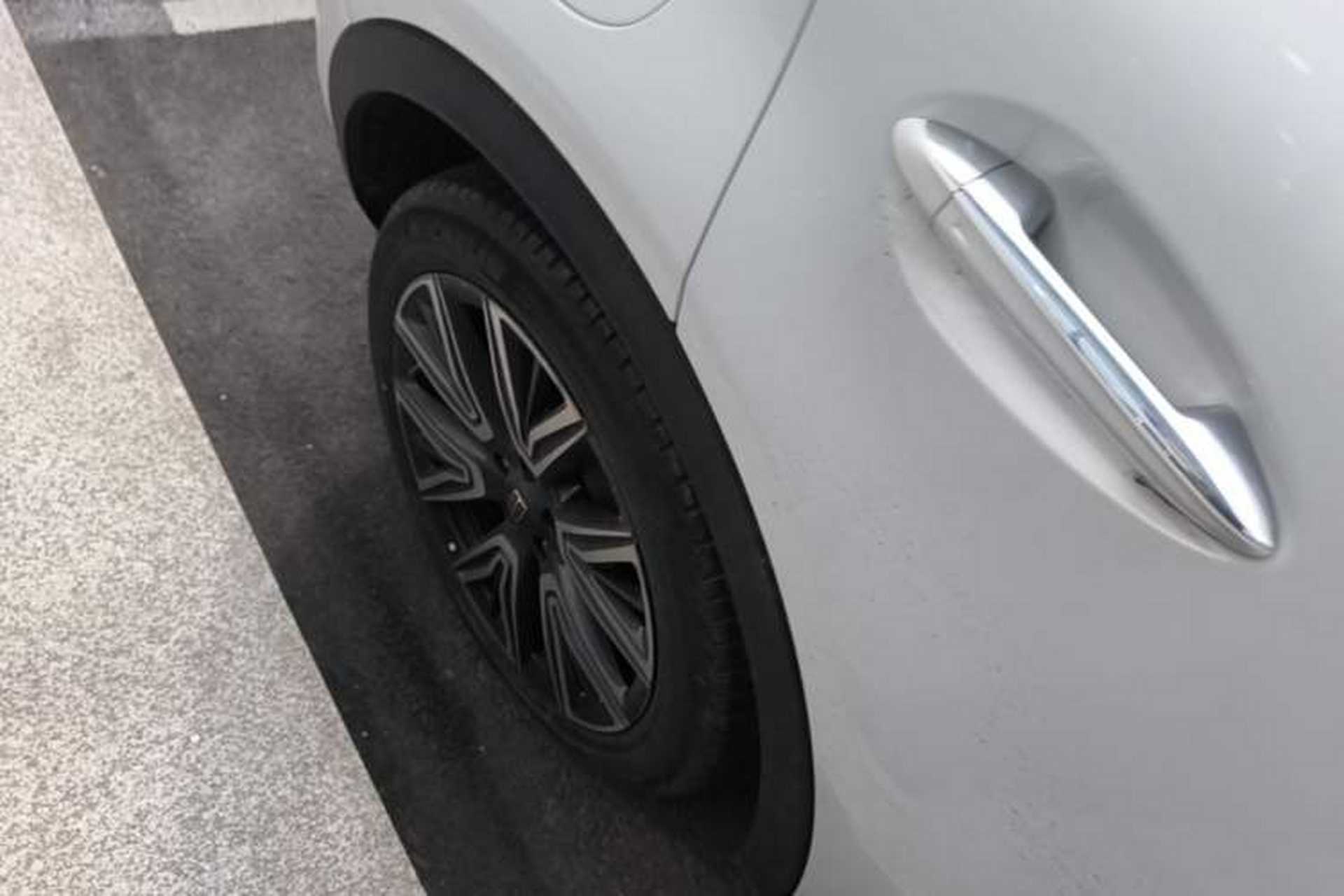 Used Hongqi HS5 2022 Facelifted Version 2.0T Smart Connect Flagship All-Wheel-Drive Edition Right Rear Wheel Hub