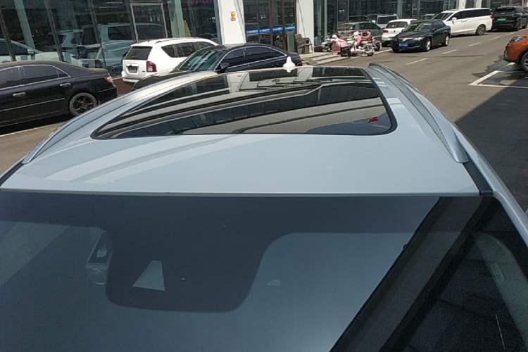 Used Hongqi HS5 2022 Revised Version 2.0T Smart Connect Flagship Edition Roof