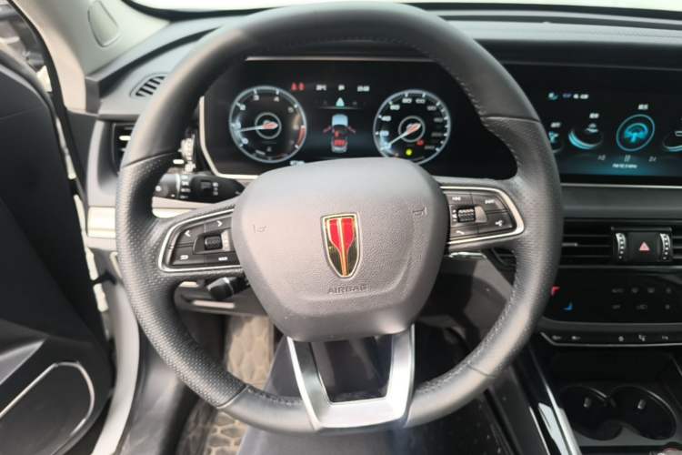Used Hongqi HS5 2022 Facelifted Version 2.0T Smart Connect Flagship All-Wheel-Drive Edition Steering Wheel