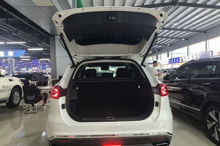 Used Hongqi HS5 2022 Facelifted Version 2.0T Smart Connect Flagship All-Wheel-Drive Edition Trunk
