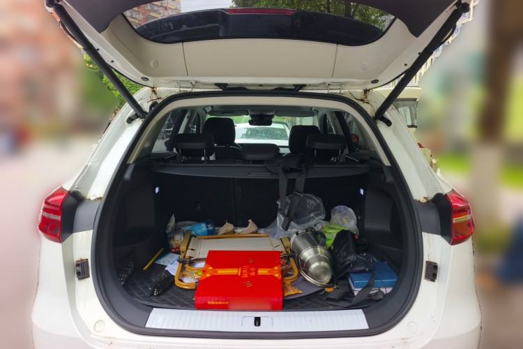 Used Hongqi HS5 2022 Revised Version 2.0T Smart Connect Flagship Edition Trunk
