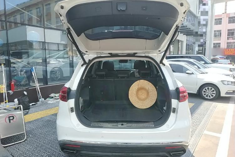 Used Hongqi HS5 2022 Revised Version 2.0T Smart Connect Flagship Edition Trunk