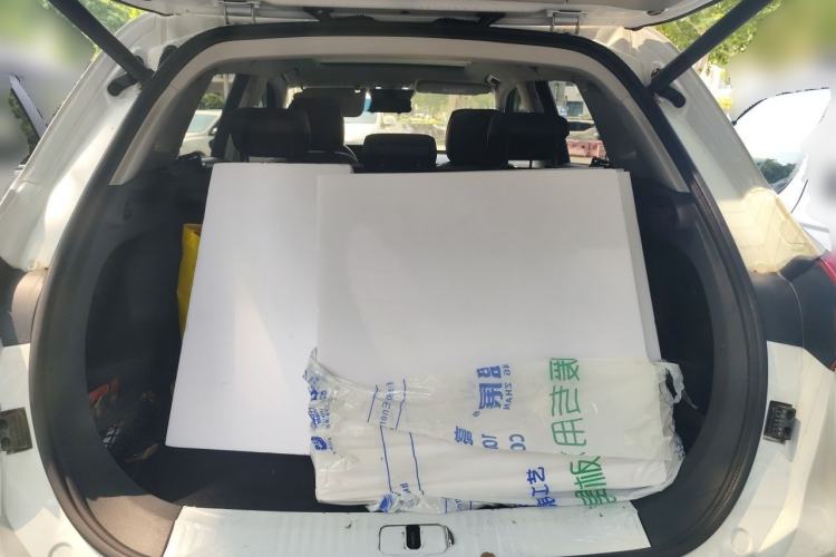 Used Hongqi HS5 2022 Revised Version 2.0T Smart Connect Flagship Edition Trunk
