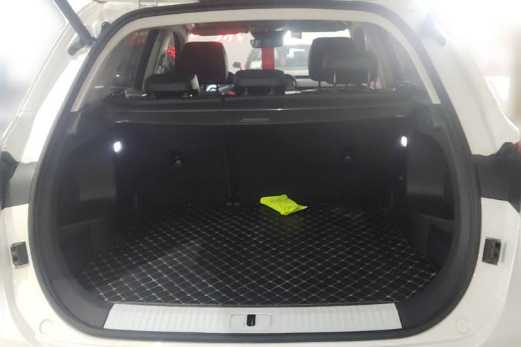 Used Hongqi HS5 2022 Revised Version 2.0T Smart Connect Flagship Edition Trunk