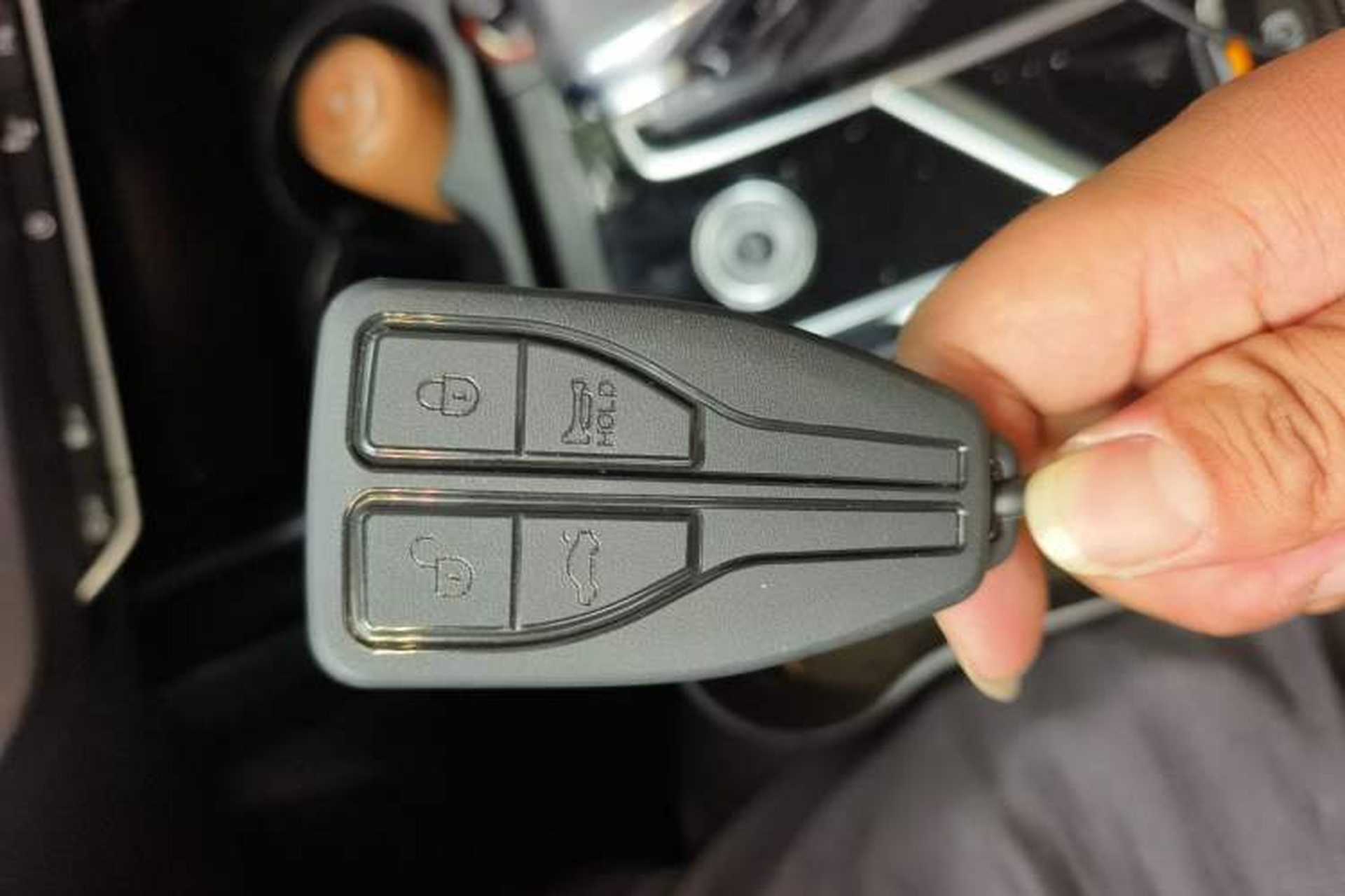Used Hongqi HS5 2022 Revised Version 2.0T Smart Connect Flagship Edition Vehicle Key