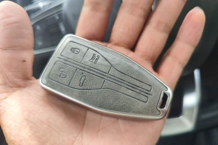 Used Hongqi HS5 2022 Revised Version 2.0T Smart Connect Flagship Edition Vehicle Key