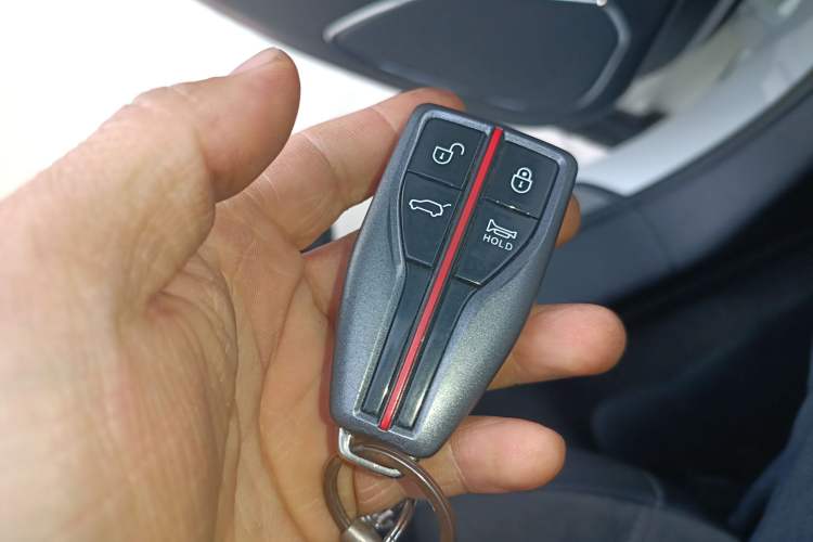 Used Hongqi HS5 2022 Facelifted Version 2.0T Smart Connect Flagship All-Wheel-Drive Edition Vehicle Key