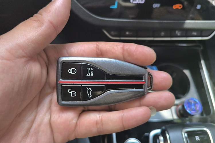 Used Hongqi HS5 2022 Revised Version 2.0T Smart Connect Flagship Edition Vehicle Key
