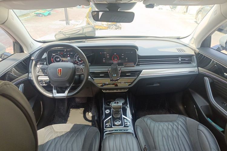 Used Hongqi HS5 2022 2.0T Smart Connect Flagship All-Wheel-Drive Version Center Console