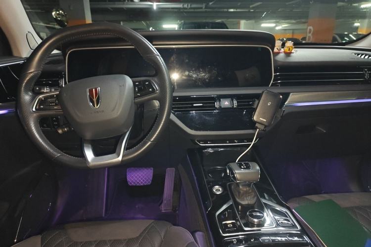 Used Hongqi HS5 2022 Revised Version 2.0T Smart Connect Flagship Edition Center Console