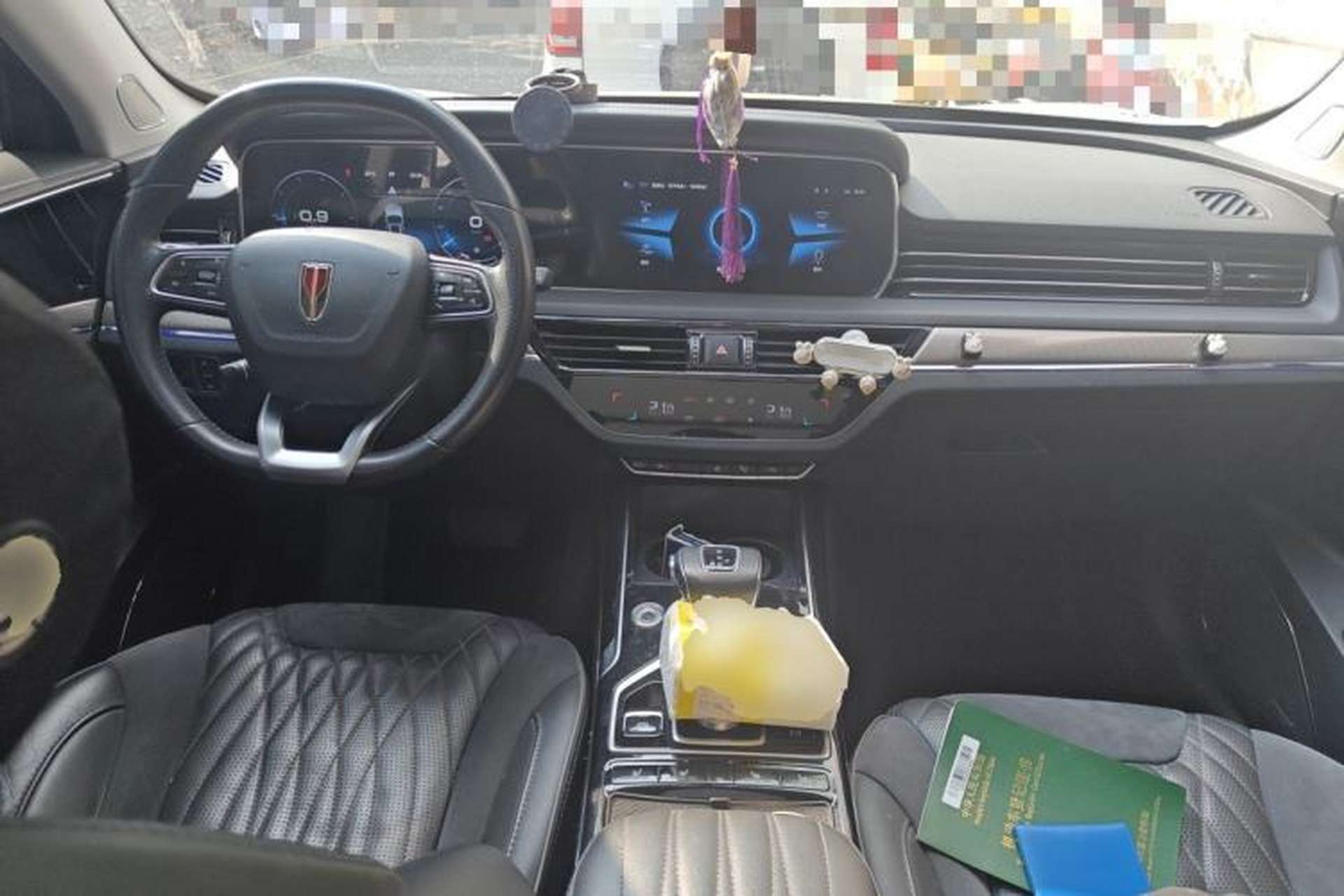Used Hongqi HS5 2022 Facelifted Version 2.0T Smart Connect Flagship All-Wheel-Drive Edition Center Console