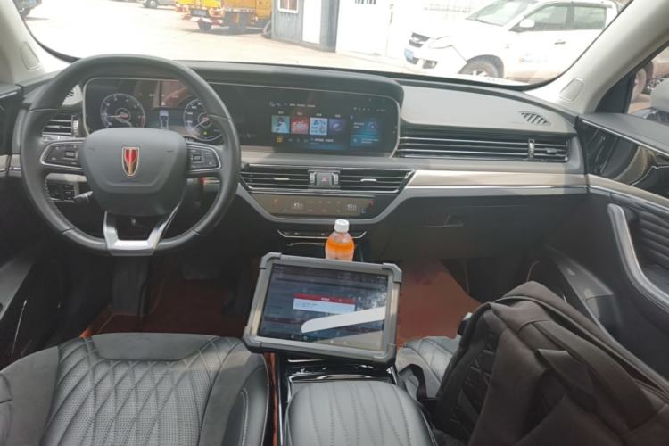 Used Hongqi HS5 2022 Facelifted Version 2.0T Smart Connect Flagship All-Wheel-Drive Edition Center Console