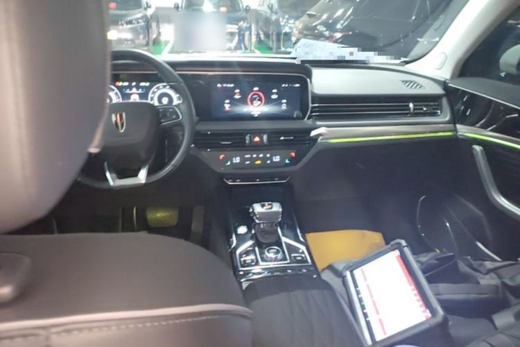 Used Hongqi HS5 2022 2.0T Smart Connect Flagship Enjoyment Purchase Edition Center Console