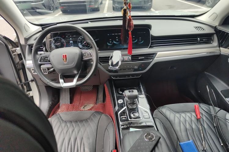 Used Hongqi HS5 2022 Revised Version 2.0T Smart Connect Flagship Edition Center Console