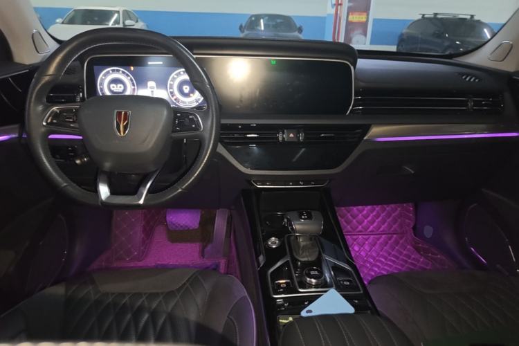 Used Hongqi HS5 2022 Facelifted Version 2.0T Smart Connect Flagship All-Wheel-Drive Edition Center Console
