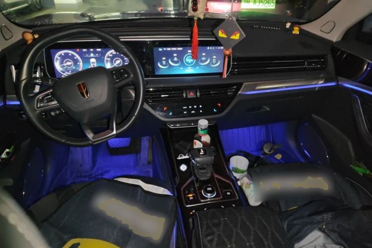 Used Hongqi HS5 2022 Revised Version 2.0T Smart Connect Flagship Edition Center Console