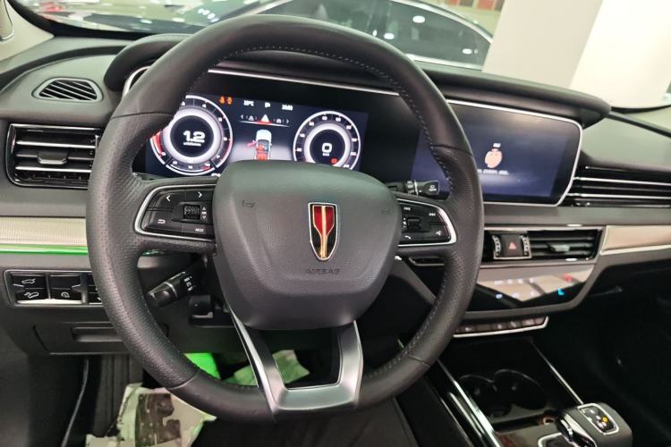 Used Hongqi HS5 2022 Facelifted Version 2.0T Smart Connect Flagship All-Wheel-Drive Edition Center Console