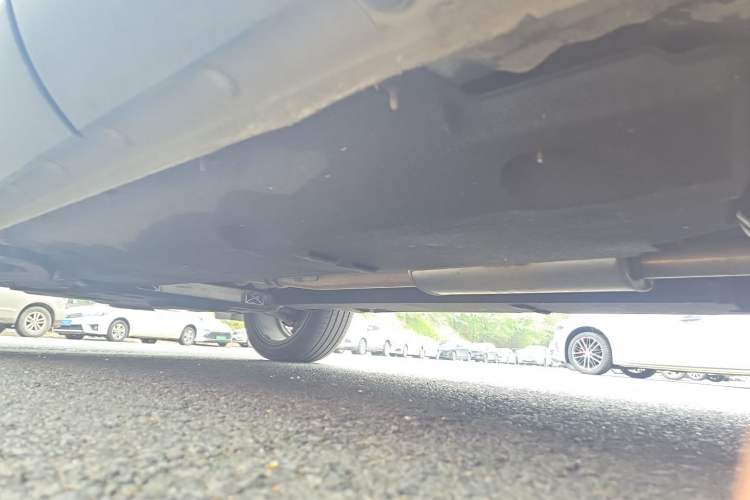 Used Hongqi HS5 2022 2.0T Smart Connect Flagship All-Wheel-Drive Version Chassis Rear Left